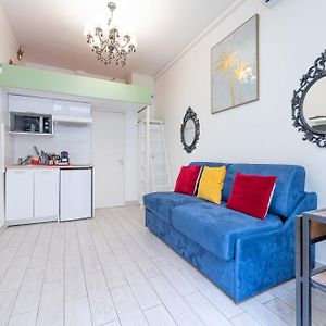 Little Boudoir Of Paris Champs-Elysees